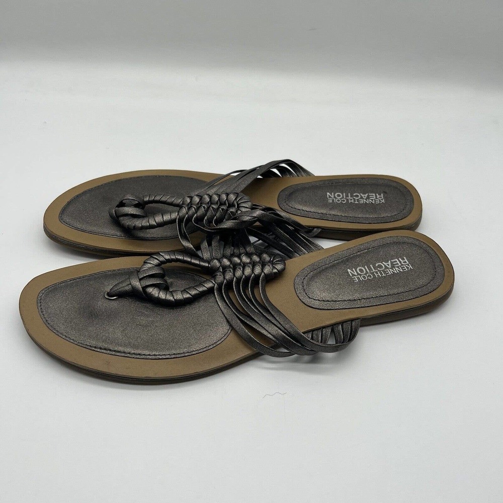 Kenneth Cole Reaction Silver Grey Size 9.5M Flip Flops Womens Flats Pull On
